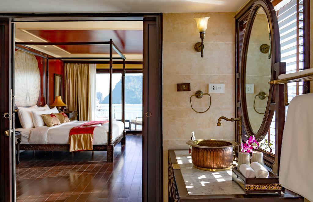 Explore the Untouched Areas of Halong Bay 3 days