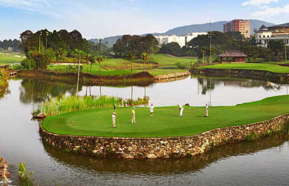 Discovery Malaysia City & Beach Golf Tour 8 days