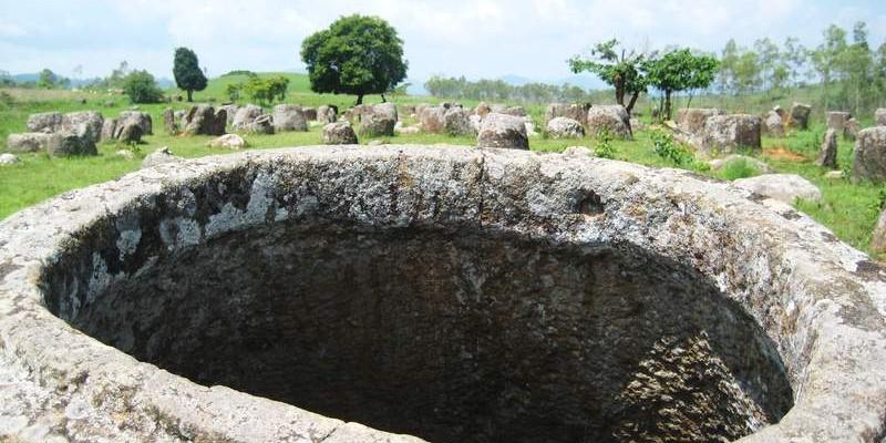 Discover the enigmatic Plain of Jars - Laos Tour 3 Days