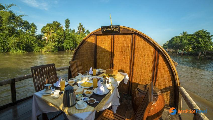 Song Xanh Sampan 3-day tour: Saigon- Mekong- Saigon