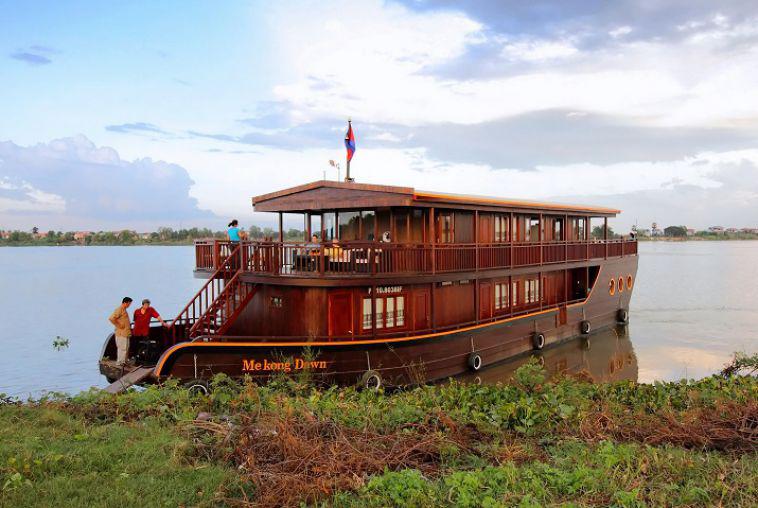Mekong Dawn Cruise 3 days : Siem Reap to Phnom Penh
