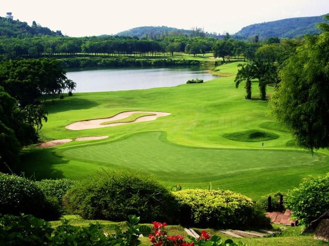 Enjoying &  Experiencing Bangkok Golf Package Tour 7 Days