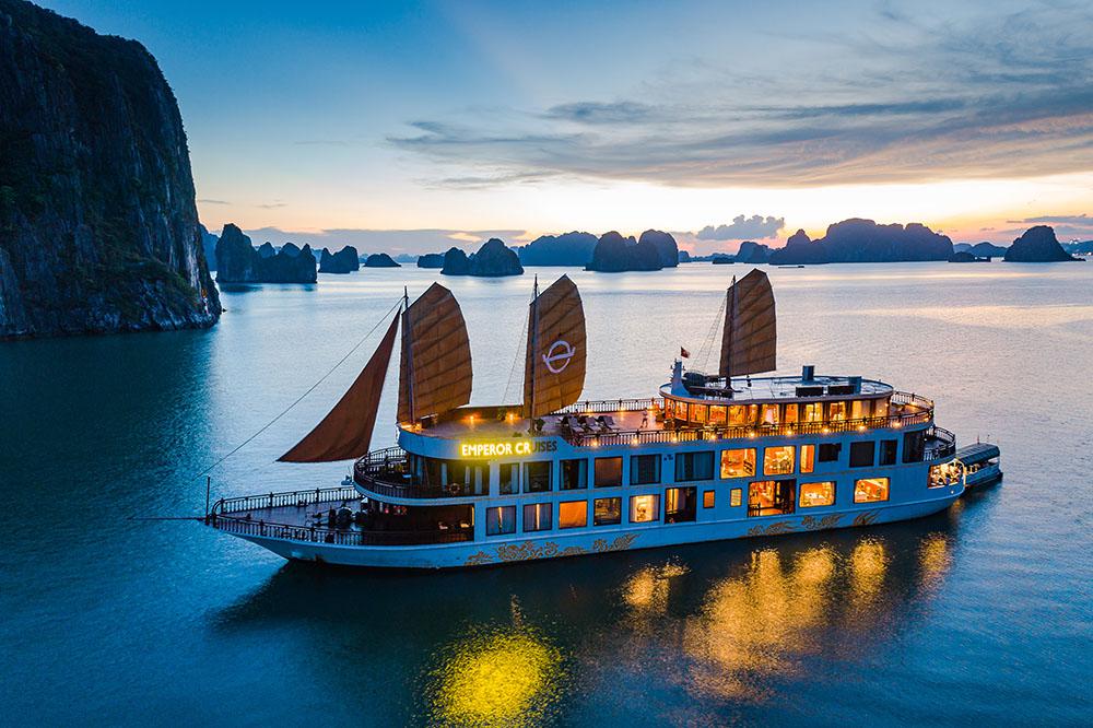 SUMMER SPECIAL OFFER- Ultimate Luxury Hanoi-Halong 5 Days