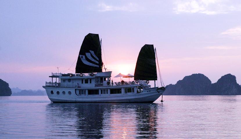 Tour Bhaya Legend Cruise in Halong Bay 2 days