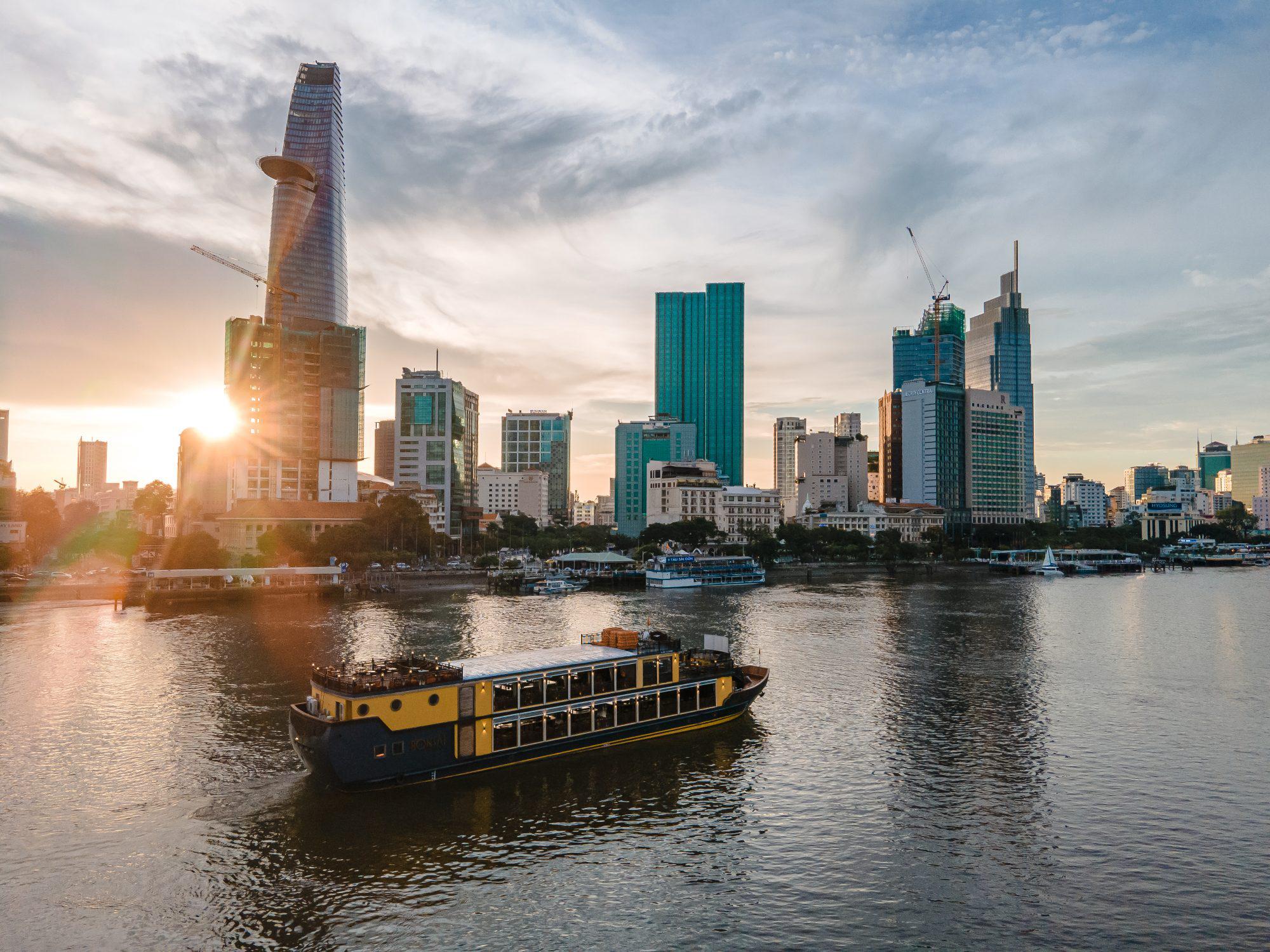 Dinner Cruise tour on Saigon River 1 day