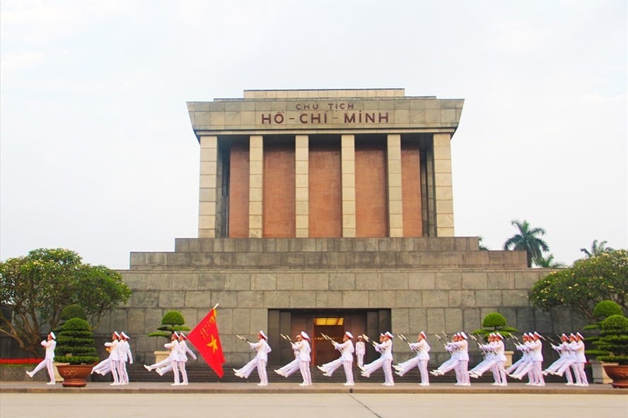 Ho Chi Minh Mausoleum, Vietnam Travel Tips